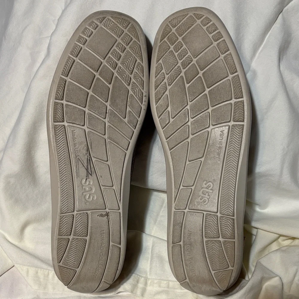 SAS Men's Tan Leather Slip-On Loafers - Picture 6 of 6